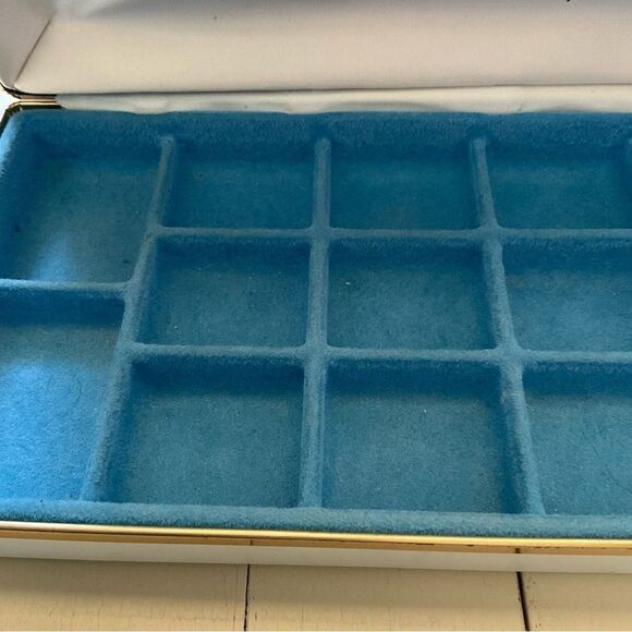 Vintage Mele Blue and White Floral Design Hard Cover Jewelry Case - Picture 10 of 12